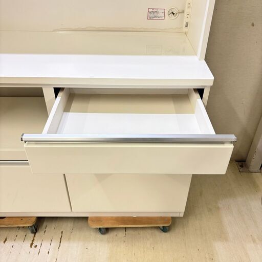 23927 二枚ガラス扉キッチンボード 幅120㎝ ◇大阪市内・東大阪市他 6 