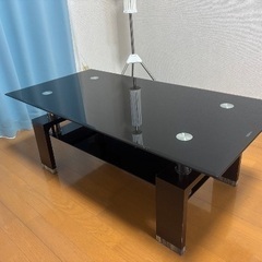 ガラステーブルの画像