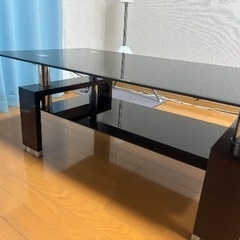 ガラステーブルの画像