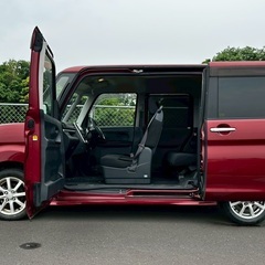 27年式☆低走行8万キロ台☆月々9千円〜分割可❗️車検2年付き！【名義変更代込み】広い車内！大人気‼️ダイハツ タントカスタム☆Bluetooth対応ナビ付き☆走行中DVD見れます☆便利なバックカメラ付き☆純正アルミ☆両側スライドドア☆ドライブレコーダー☆そのまま乗って帰れます！の画像