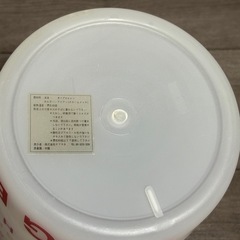🌟英字柄のバスケット型ゴミ箱 お譲りします【500円】🌟の画像
