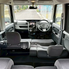 27年式☆低走行8万キロ台☆月々9千円〜分割可❗️車検2年付き！【名義変更代込み】広い車内！大人気‼️ダイハツ タントカスタム☆Bluetooth対応ナビ付き☆走行中DVD見れます☆便利なバックカメラ付き☆純正アルミ☆両側スライドドア☆ドライブレコーダー☆そのまま乗って帰れます！の画像