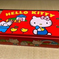 キティちゃん　ブリキの衣装ケース　レトロ