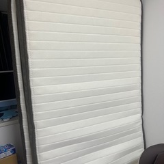 値下げ　クイーンサイズベットフレームの画像