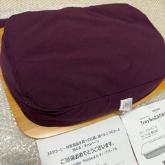 ヨギボー　トレイボー　机の画像