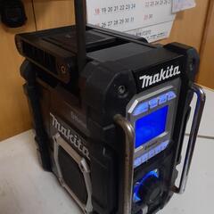 マキタラジオ、バッテリー付き