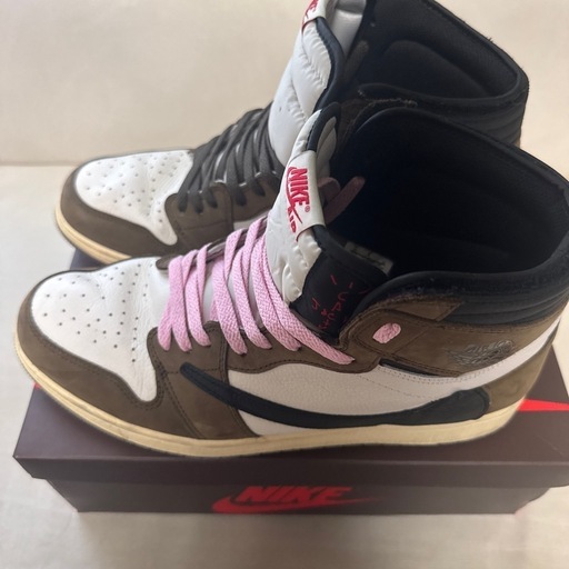 Travis Scott × Nike Air Jordan 1