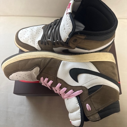 Travis Scott × Nike Air Jordan 1