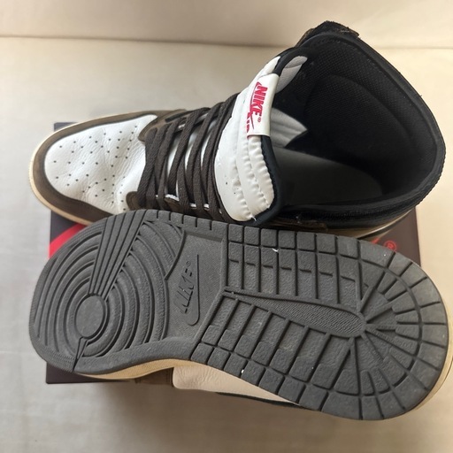 Travis Scott × Nike Air Jordan 1