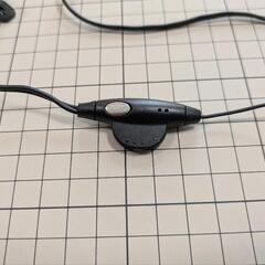 ブラック イヤホンケーブル ボリューム調整 au 変換アダプタ ジャンクの画像