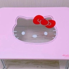 ハローキティ　折りたたみテーブル　ピンク色
