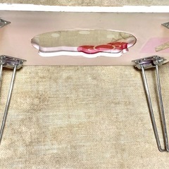 ハローキティ　折りたたみテーブル　ピンク色の画像