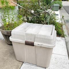 ゴミ出し用コンテナ