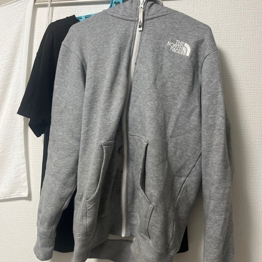 ノースフェイスフルジップパーカー
