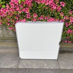 【値下げ】●アウトドアテーブル 型番：A61B001 折り畳み 新品アウトレット品 へこみ有 レジャーテーブル アルミテーブル 120cm 4人用の画像