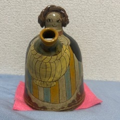 陶器製　女性をモチーフにしたジョウロ