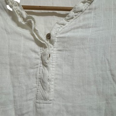 【navy natural 】 フリル付きホワイトシャツ Mの画像