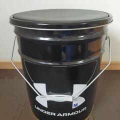 アンダーアーマー　椅子　小物入れ　収納　オブジェ　アウトドア　の画像