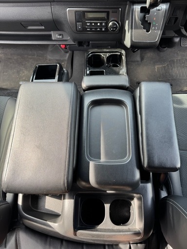 ハイエースワイドアームレスト3点セット