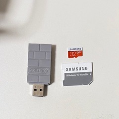 レトロフリーク サイバーガジェット + 8BitDo ワイヤレスアダプターの画像