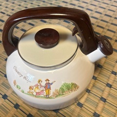 ホーロー製笛吹きケトル