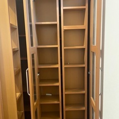 ナチュラルウッド ガラス扉付き書庫の画像