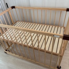 美品 ファルスカ！ベビーベッド、オーガニック布団の画像