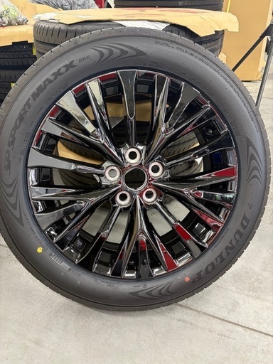 新品の純正タイヤアルミセット