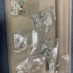 【シール　柄セロテープ　雑貨　ピアスなどまとめて】の画像