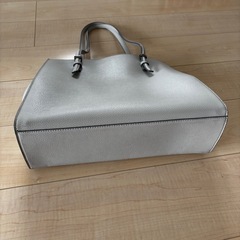 CHARLES & KEITH クラシックダブルハンドルトートバッグの画像