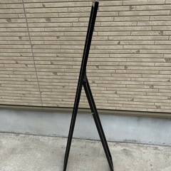木製スタンドミラーの画像