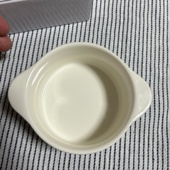 新品の子供用食器の画像