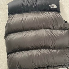 ノースフェイスダウンベストの画像