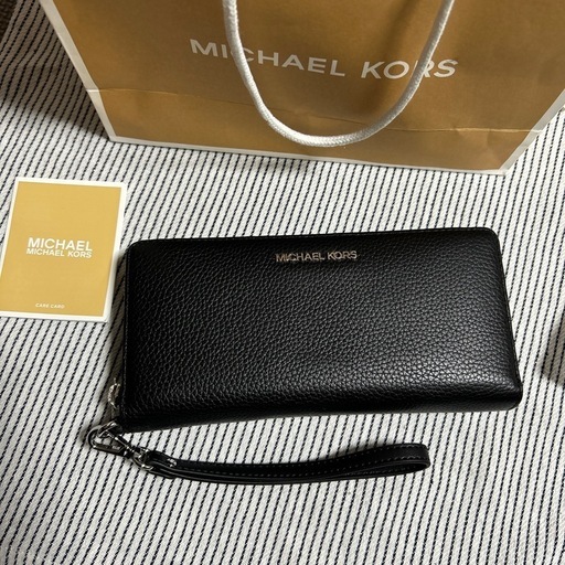 新品未使用マイケルコース長財布