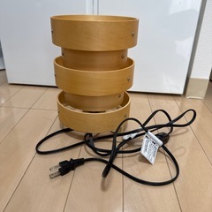 ニトリ、卓上ランプ