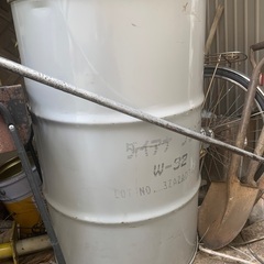 ☆ドラム缶　空き缶　バーベキュー　焼却炉　灯油タンク　貯水タンク等に