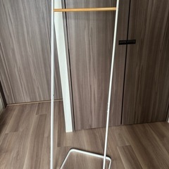 ハンガーラック　コート掛け