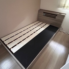 セミダブル　ベットフレーム　マナベ家具