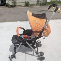 折りたたみベビーカーの画像