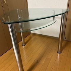 ガラステーブル
