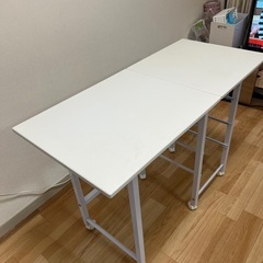折り畳みテーブル