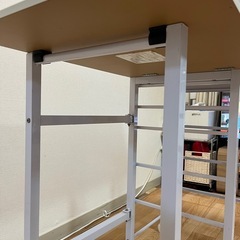 折り畳みテーブルの画像