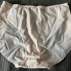 未使用　未試着　トリンプ　シームレスショーツ　の画像