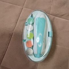 赤ちゃん　爪削り