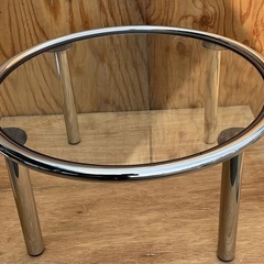 丸型ガラステーブル　スチール　直径約65cm 高さ約33cm  中古
の画像