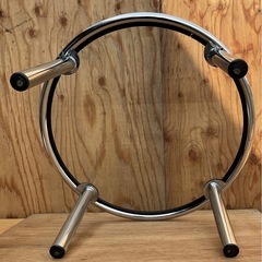 丸型ガラステーブル　スチール　直径約65cm 高さ約33cm  中古
の画像