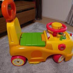 子供用玩具、車の画像