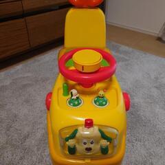 子供用玩具、車の画像