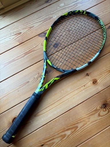 商談中　テニスラケット　バボラ　ピュアアエロ98