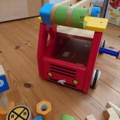 木の玩具　消防車の画像